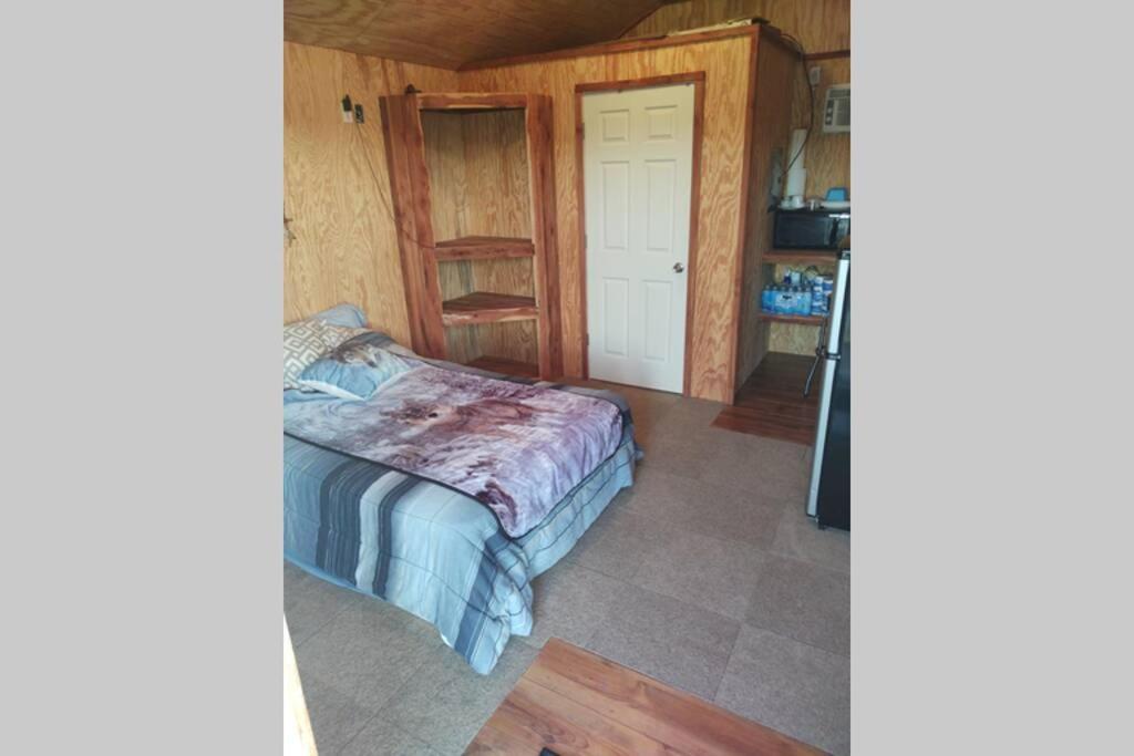 Tiny Cabin At The Donkeyranch Medicine Park Exterior photo
